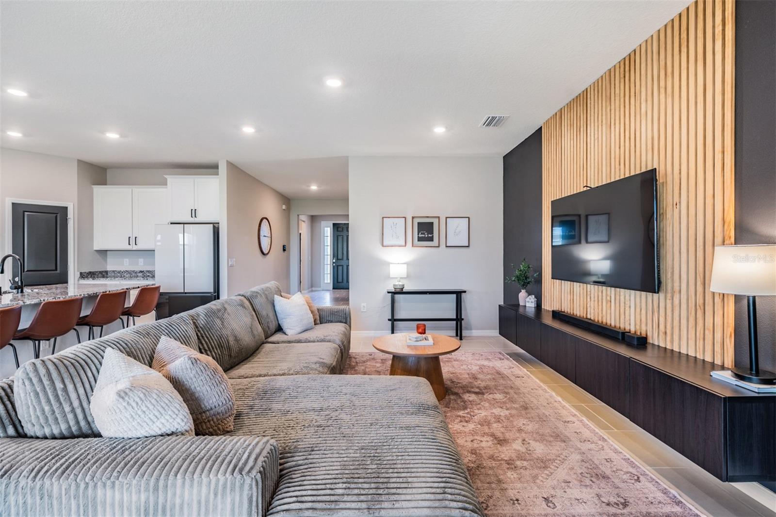 9817 ROWING DALE BND