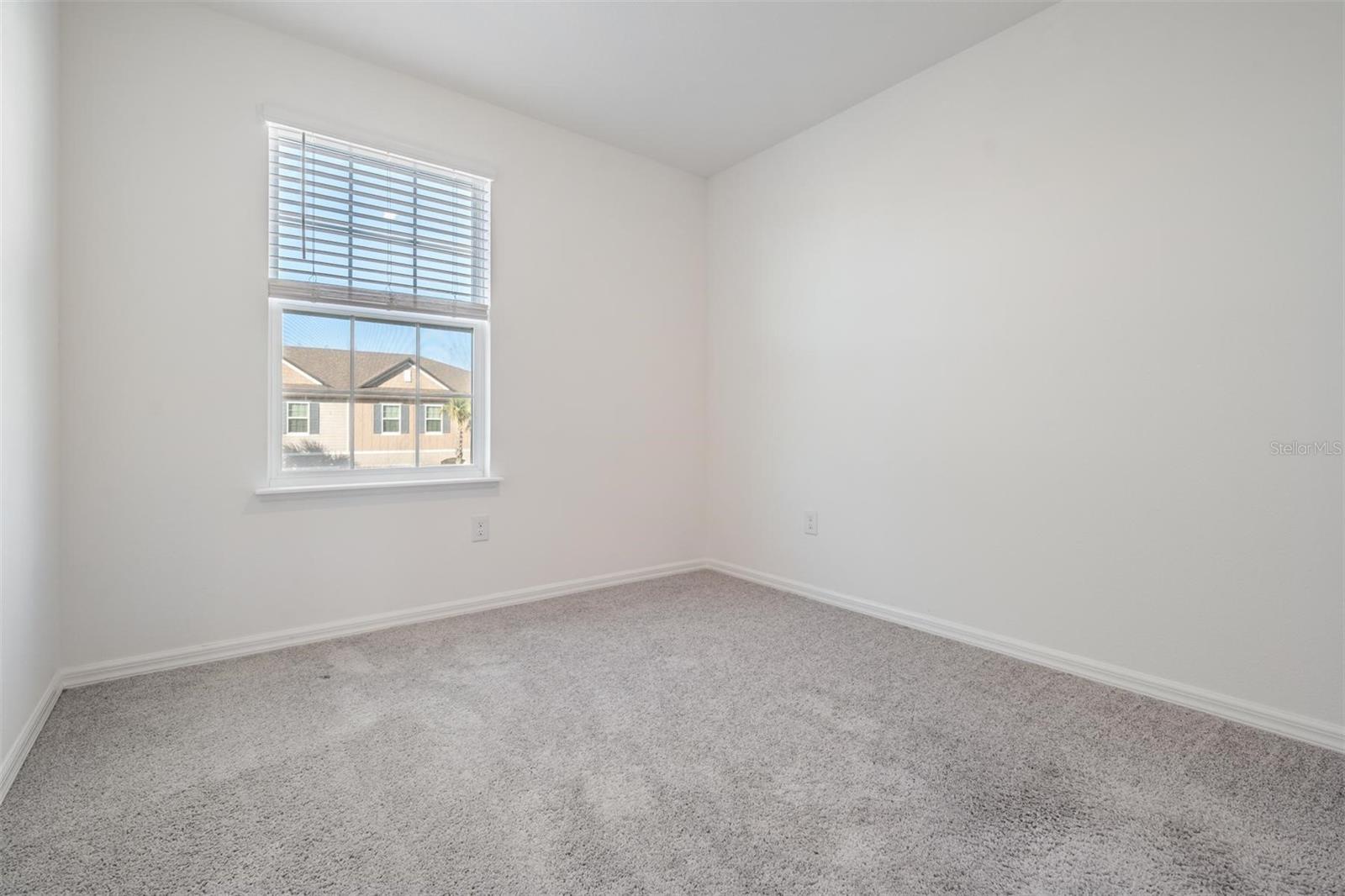 32096 POND APPLE BND