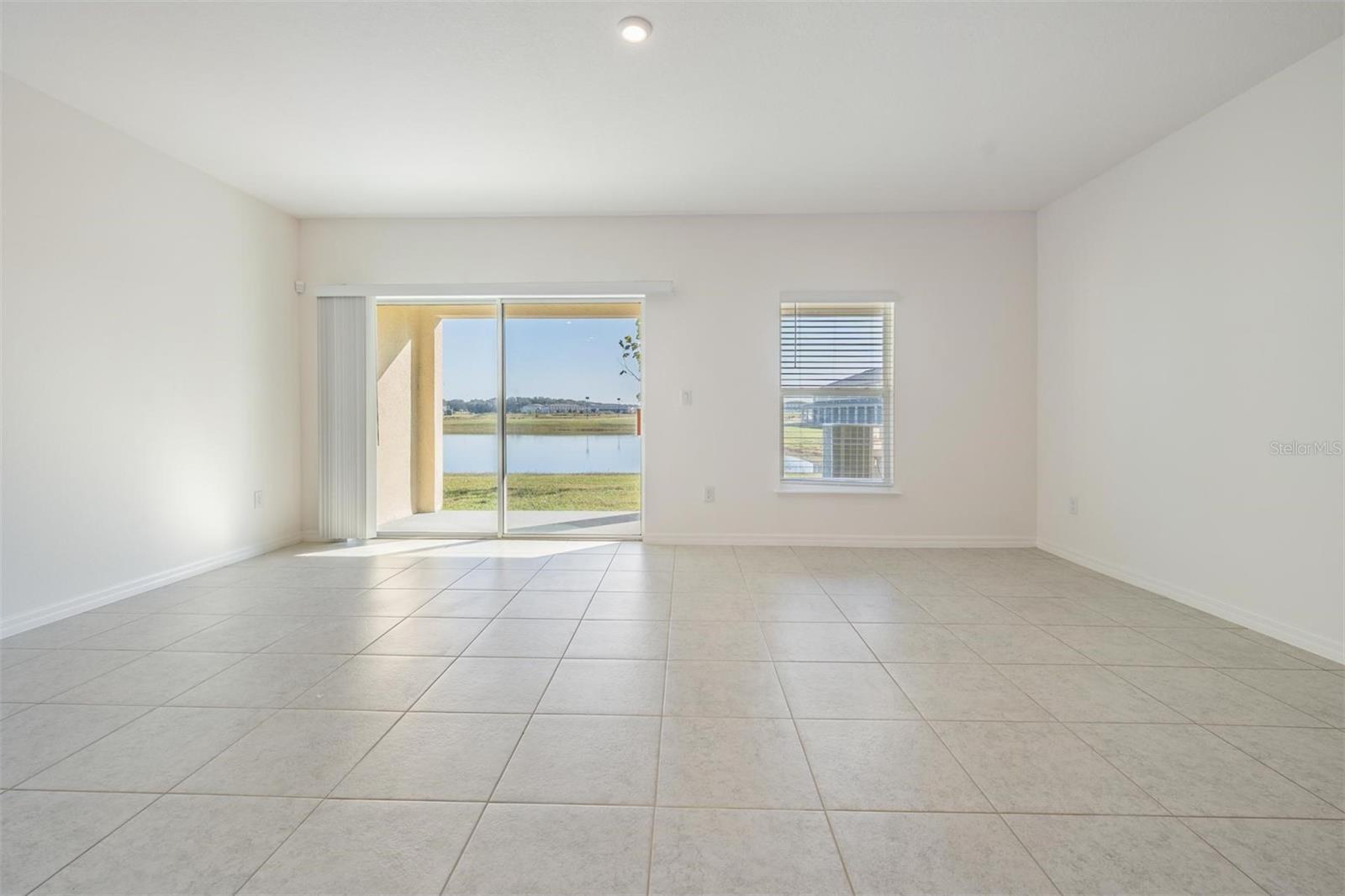 32096 POND APPLE BND