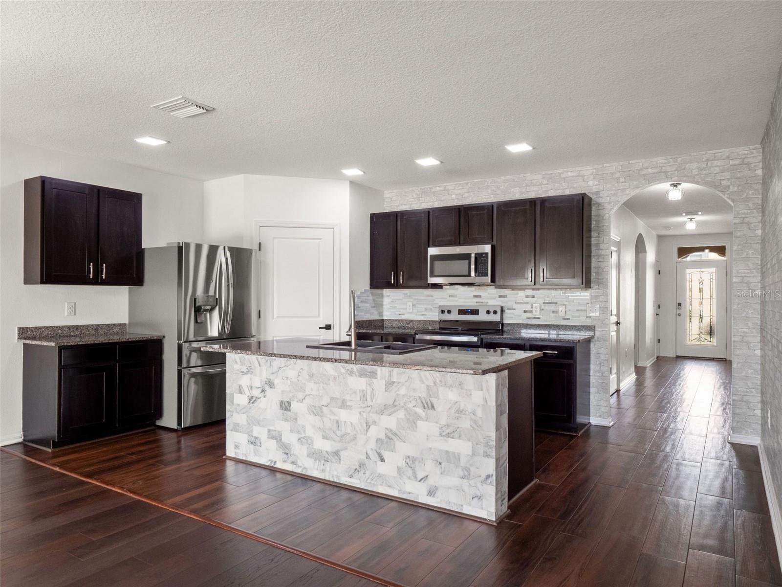 30820 SUMMER SUN LOOP