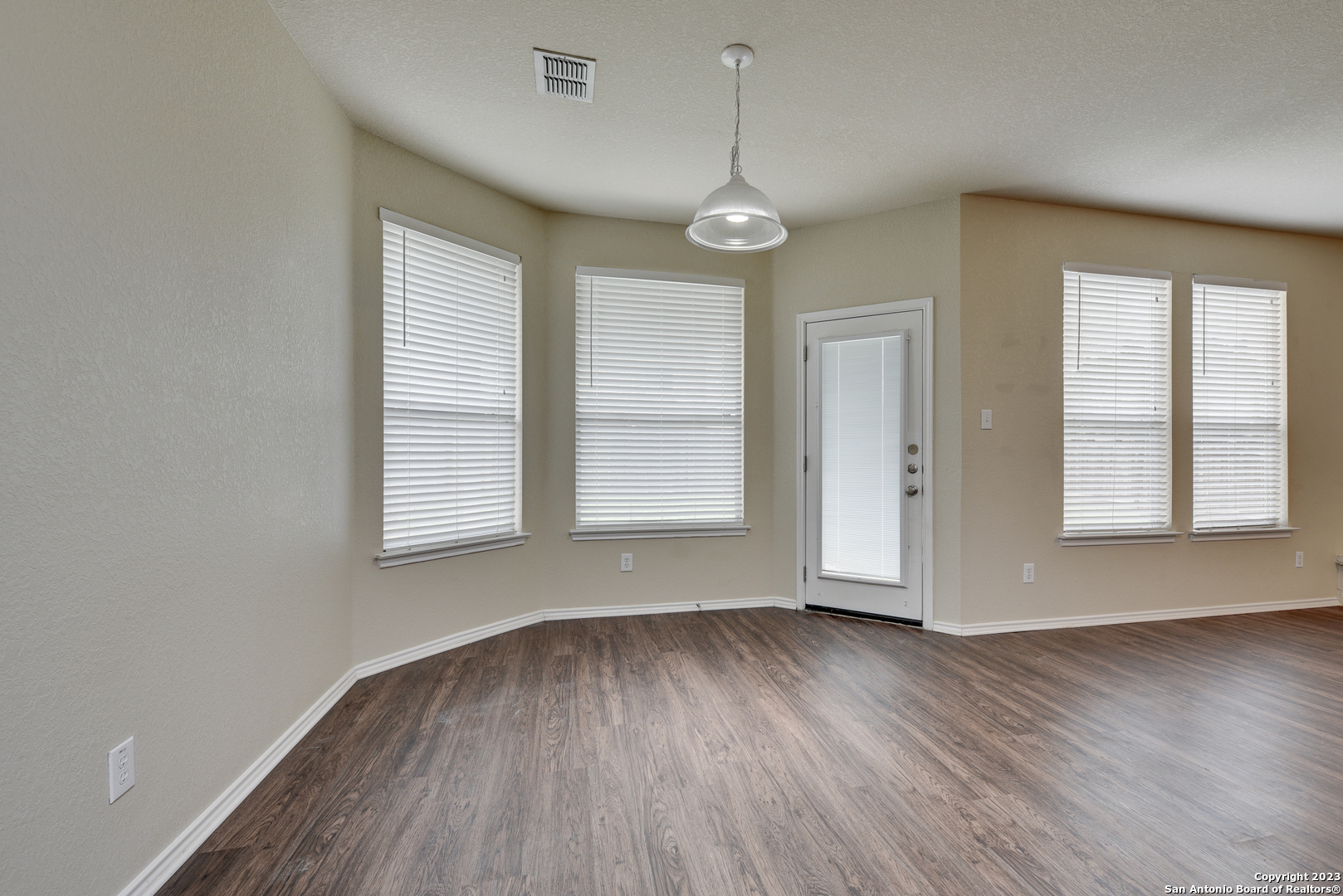 5723 Grayson Cove