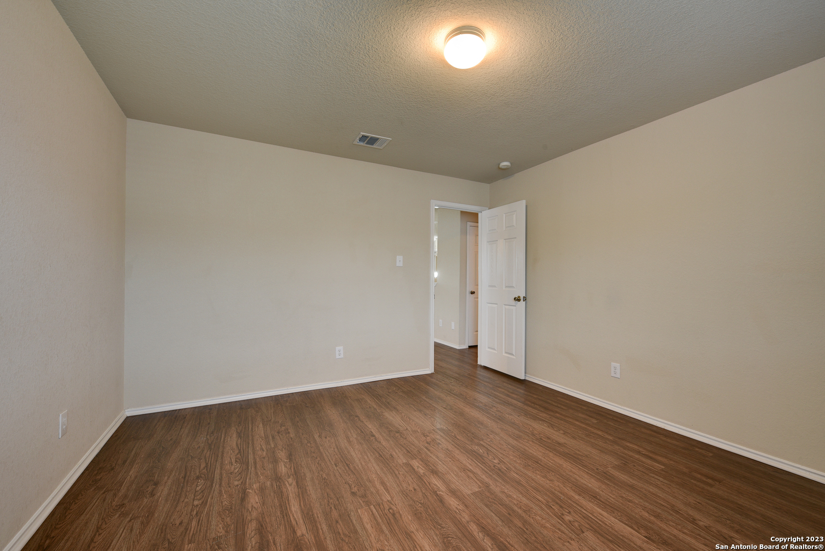 5723 Grayson Cove