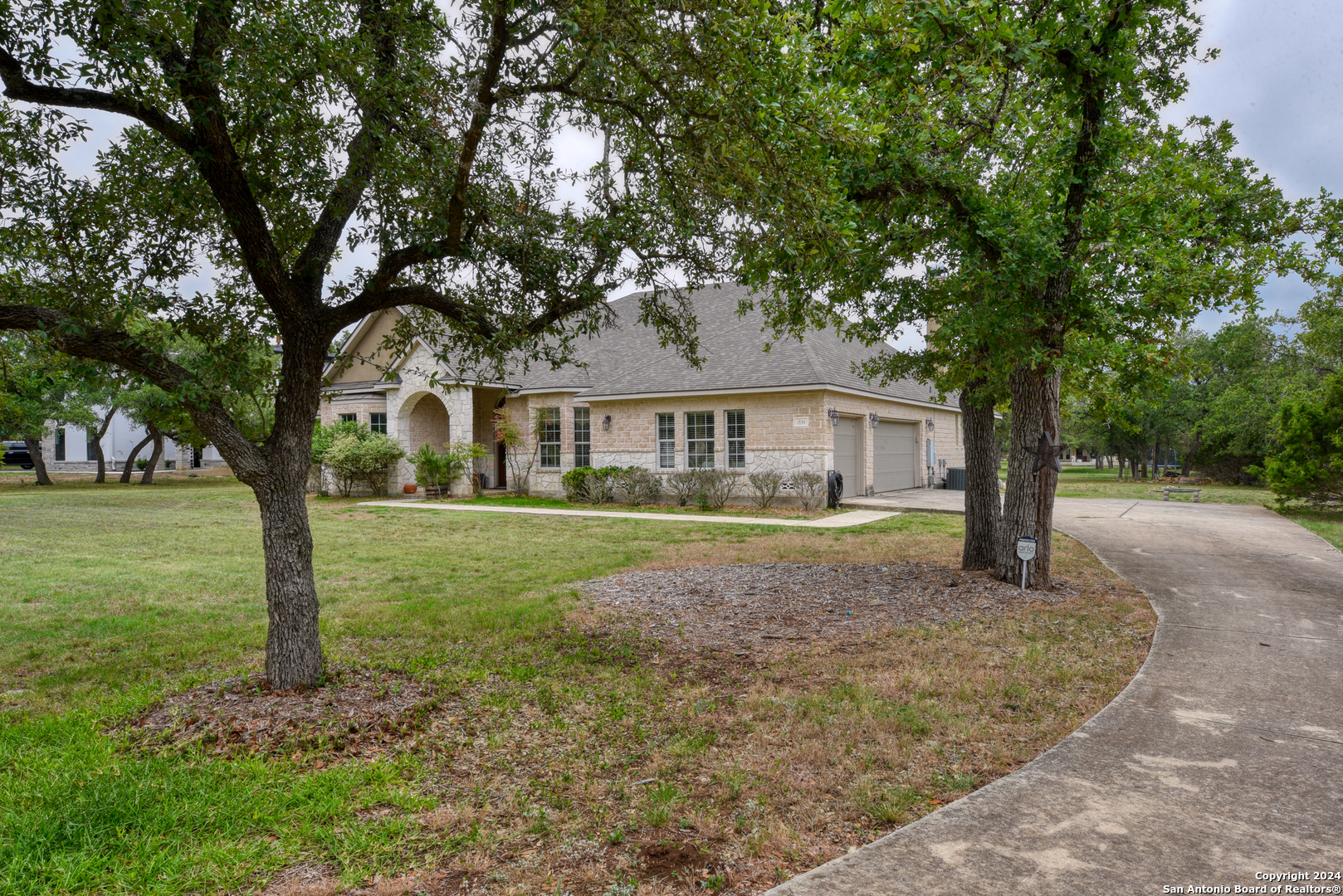 1334 GLENWOOD LOOP