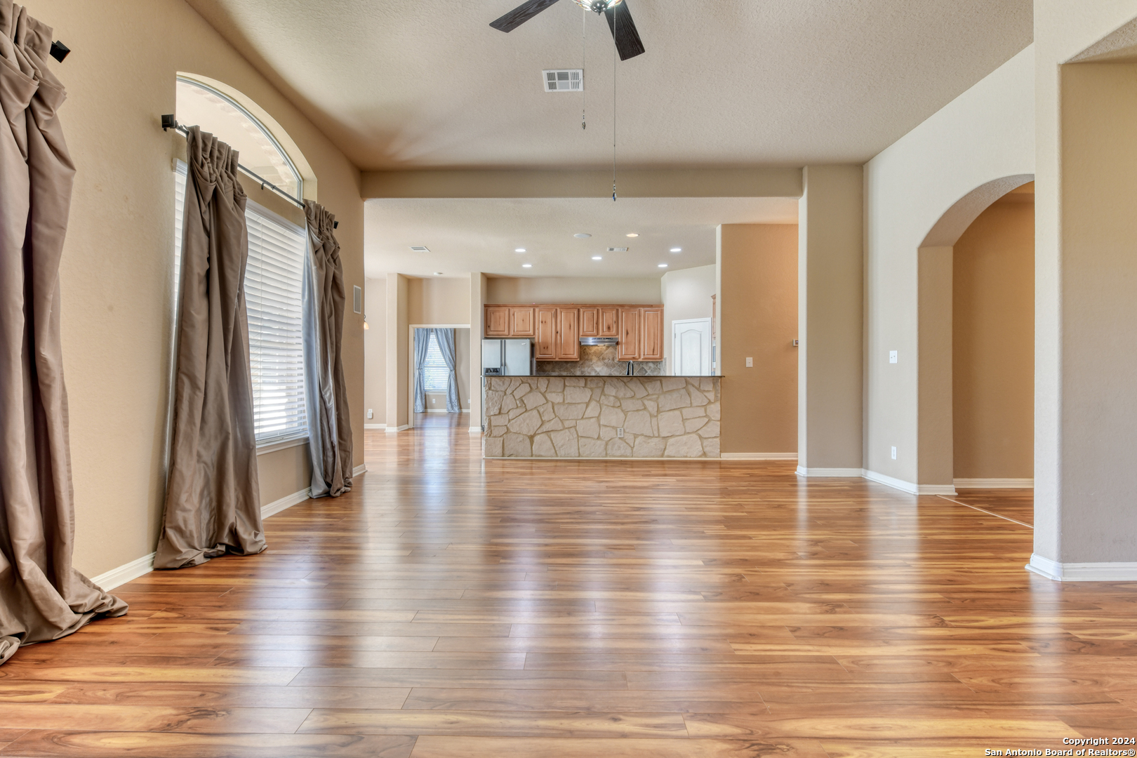 1334 GLENWOOD LOOP