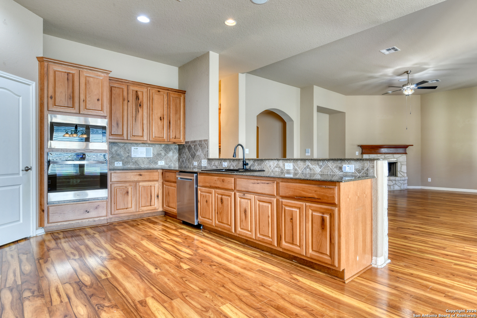 1334 GLENWOOD LOOP