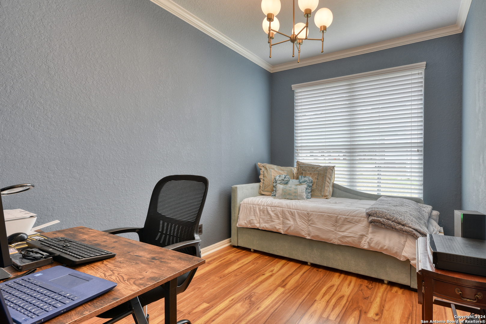1334 GLENWOOD LOOP