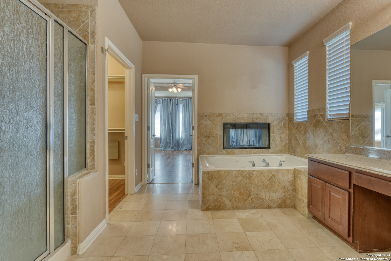 1334 GLENWOOD LOOP