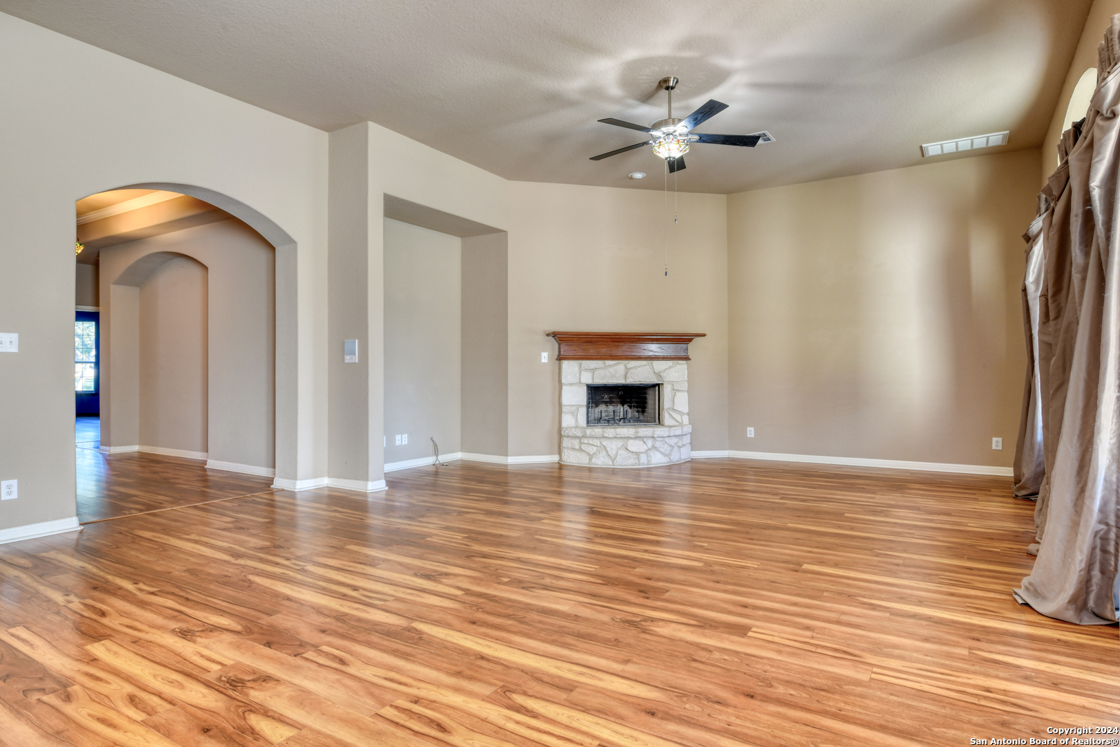 1334 GLENWOOD LOOP