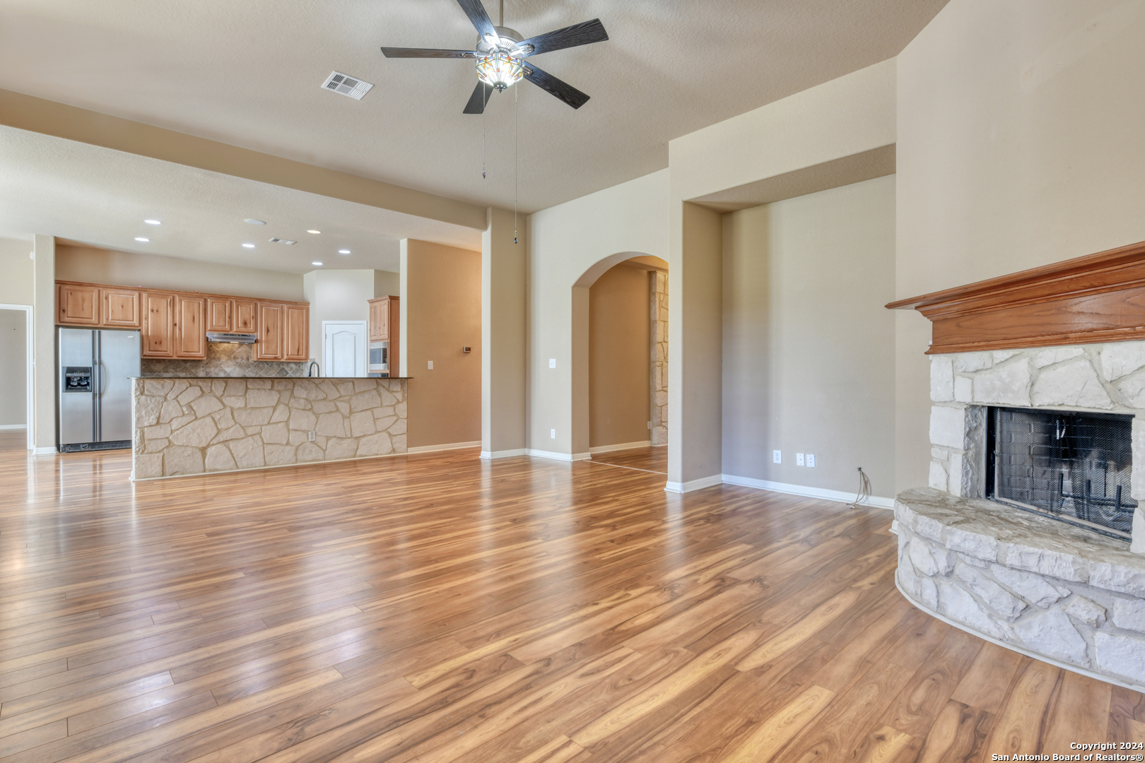 1334 GLENWOOD LOOP