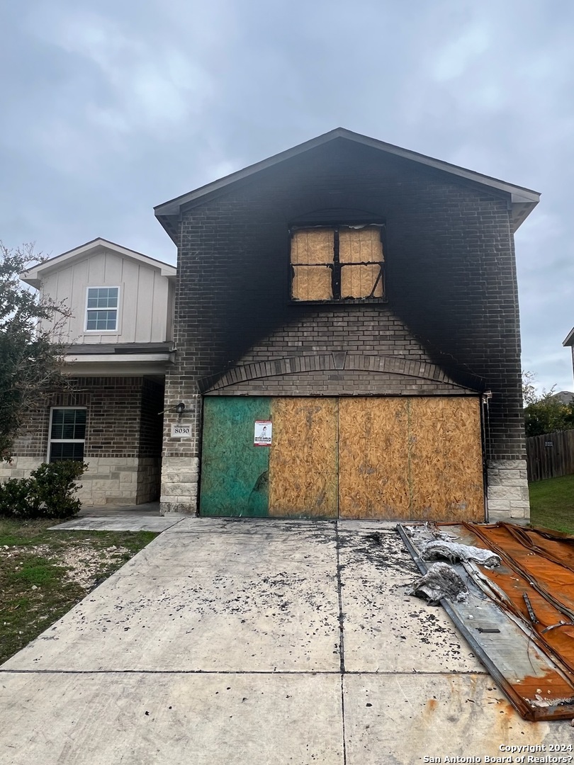 8030 Bluewater Cove