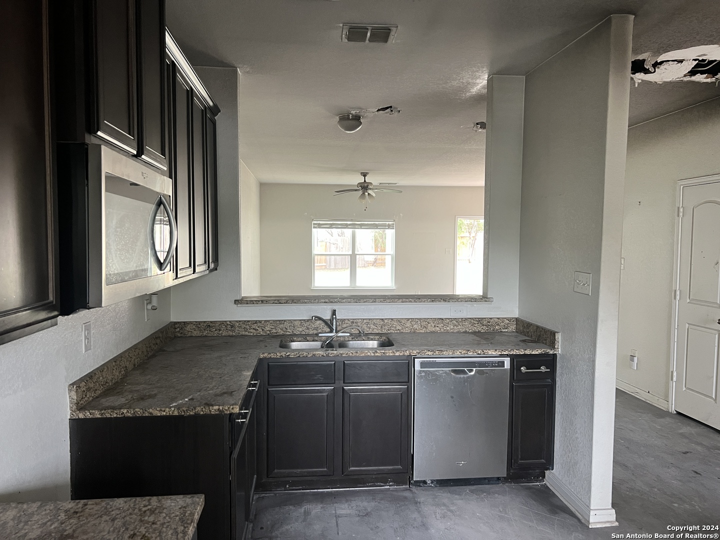 8030 Bluewater Cove
