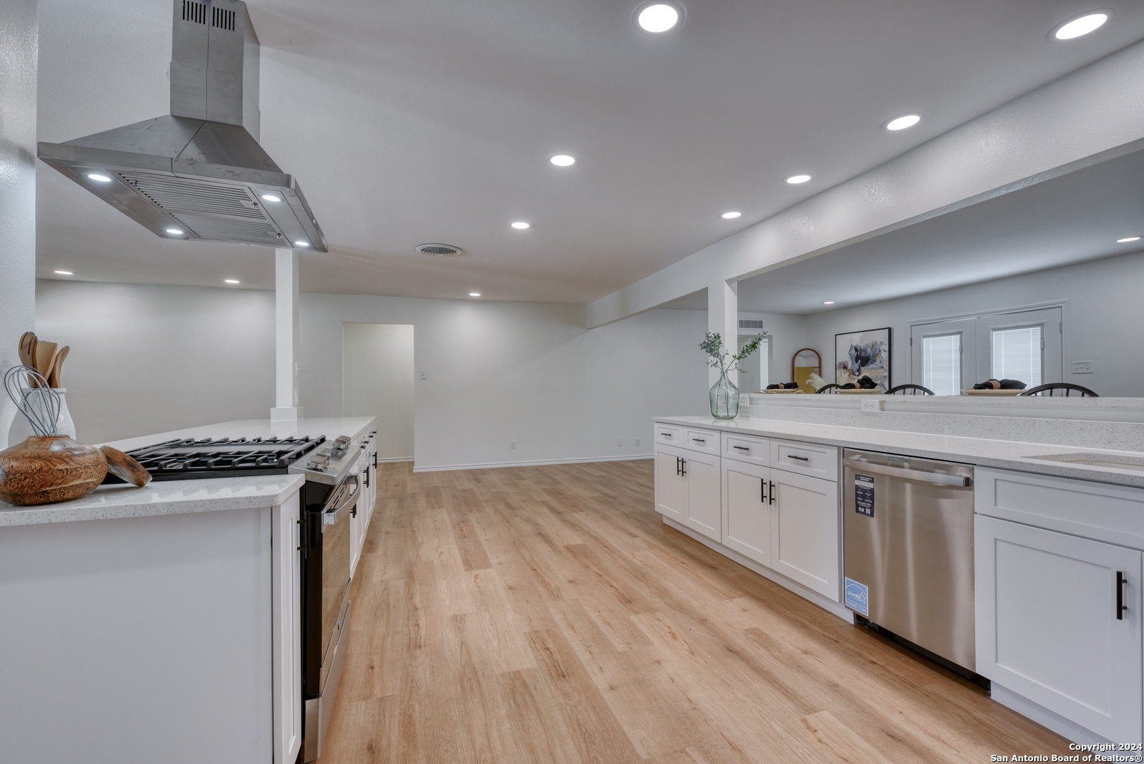1006 TAMWORTH DR