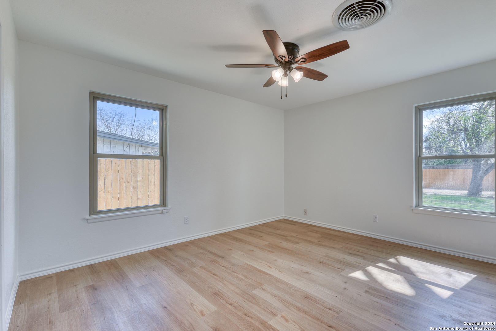 1006 TAMWORTH DR