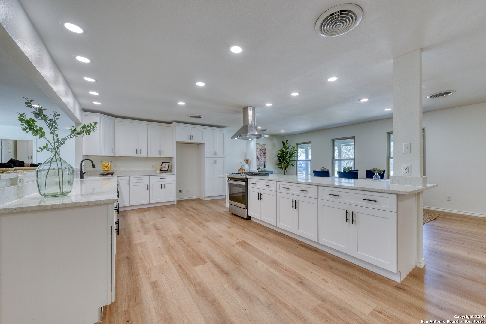 1006 TAMWORTH DR