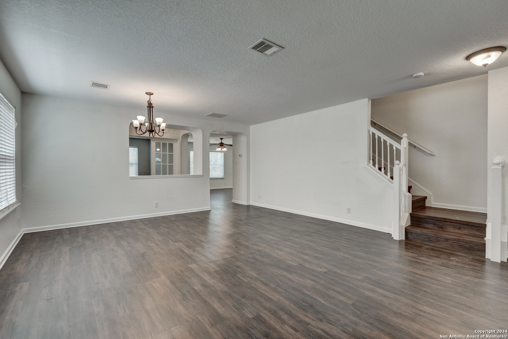 527 Mathis Meadows