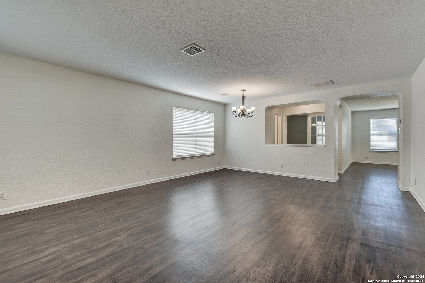 527 Mathis Meadows