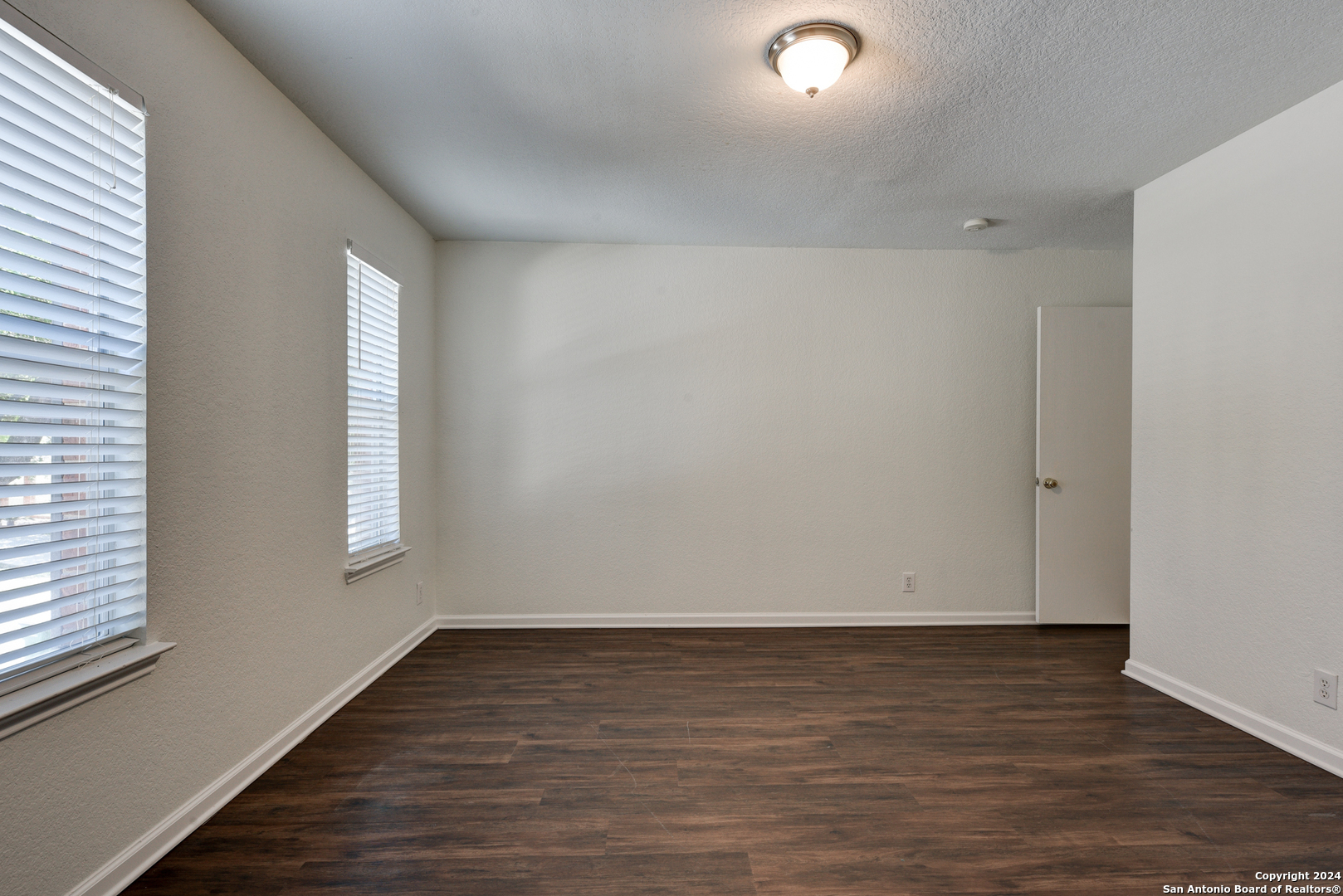 527 Mathis Meadows