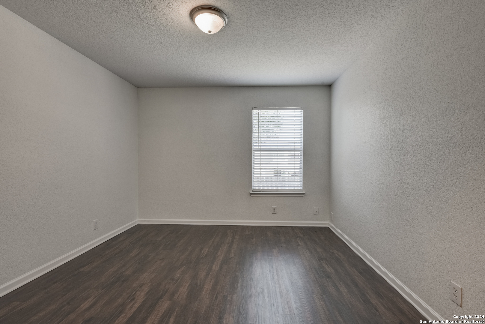 527 Mathis Meadows