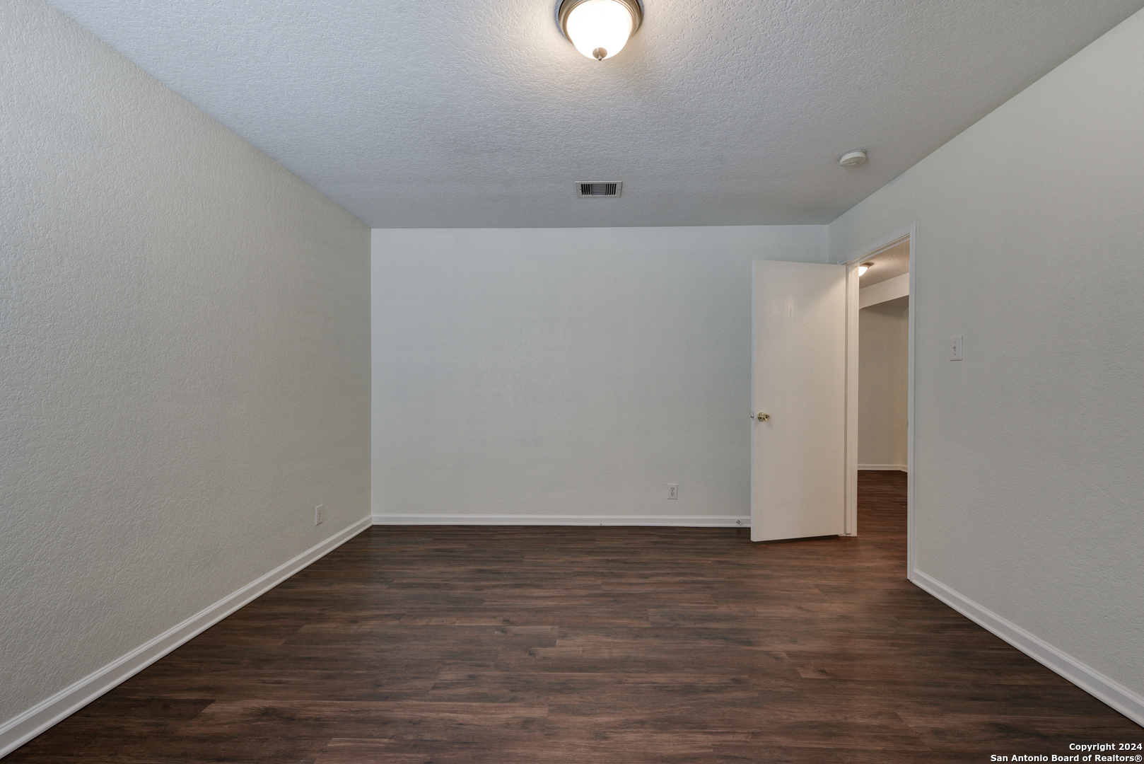 527 Mathis Meadows