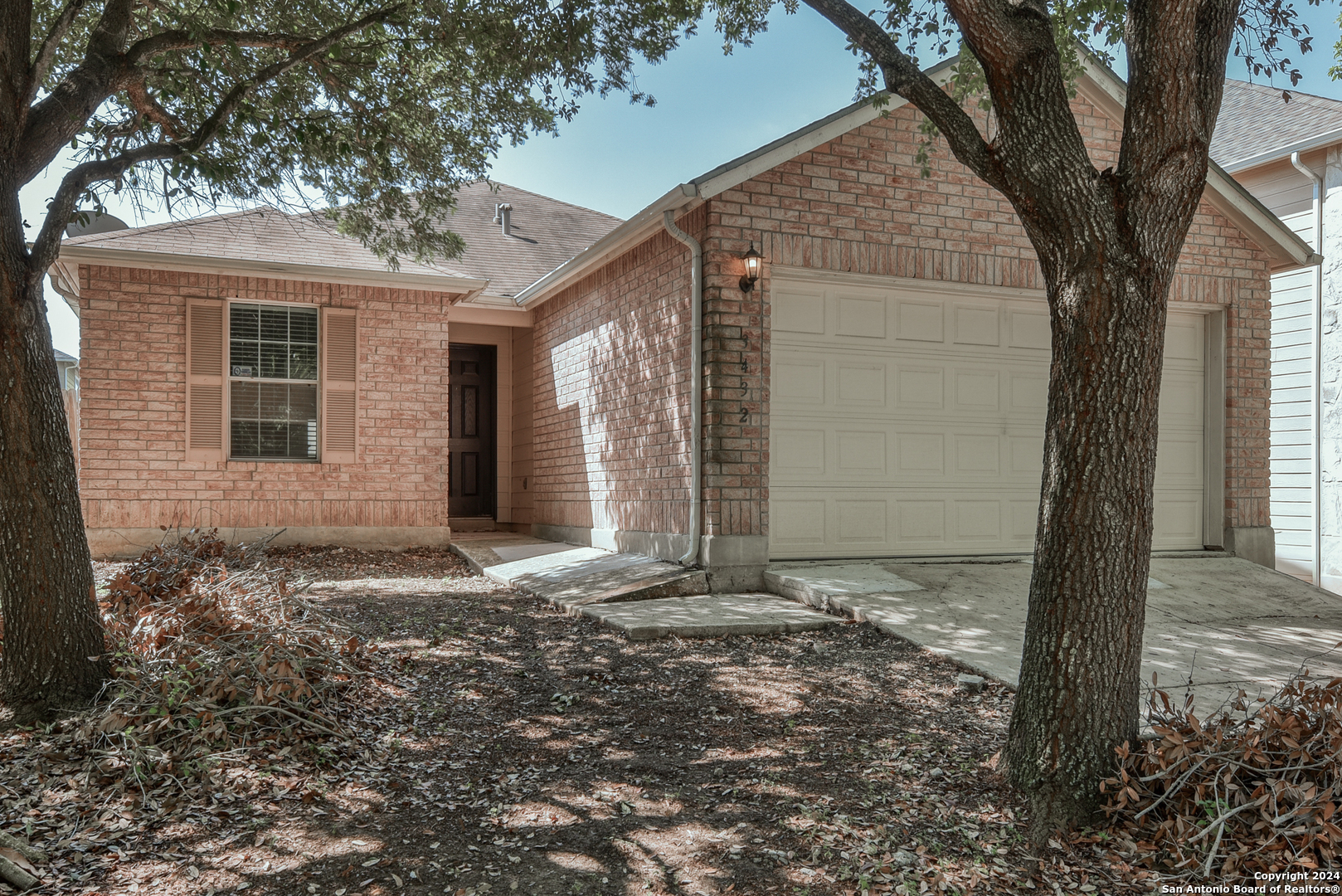 3432 WHISPER BLUFF