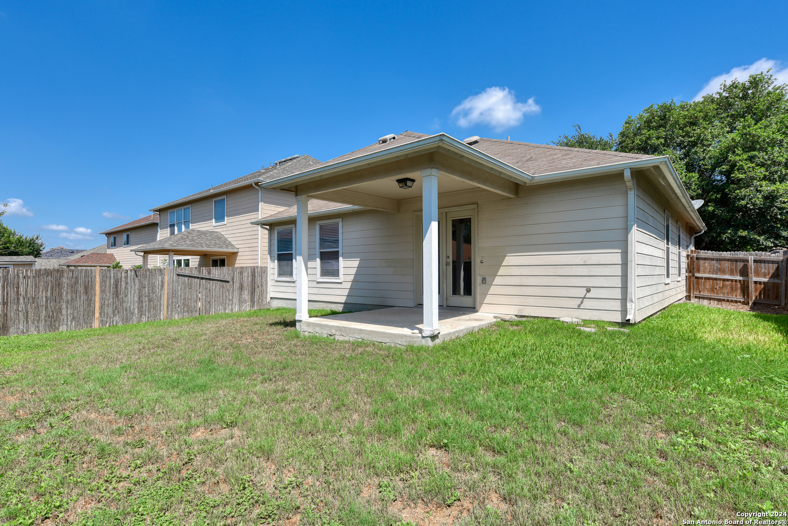 3432 WHISPER BLUFF