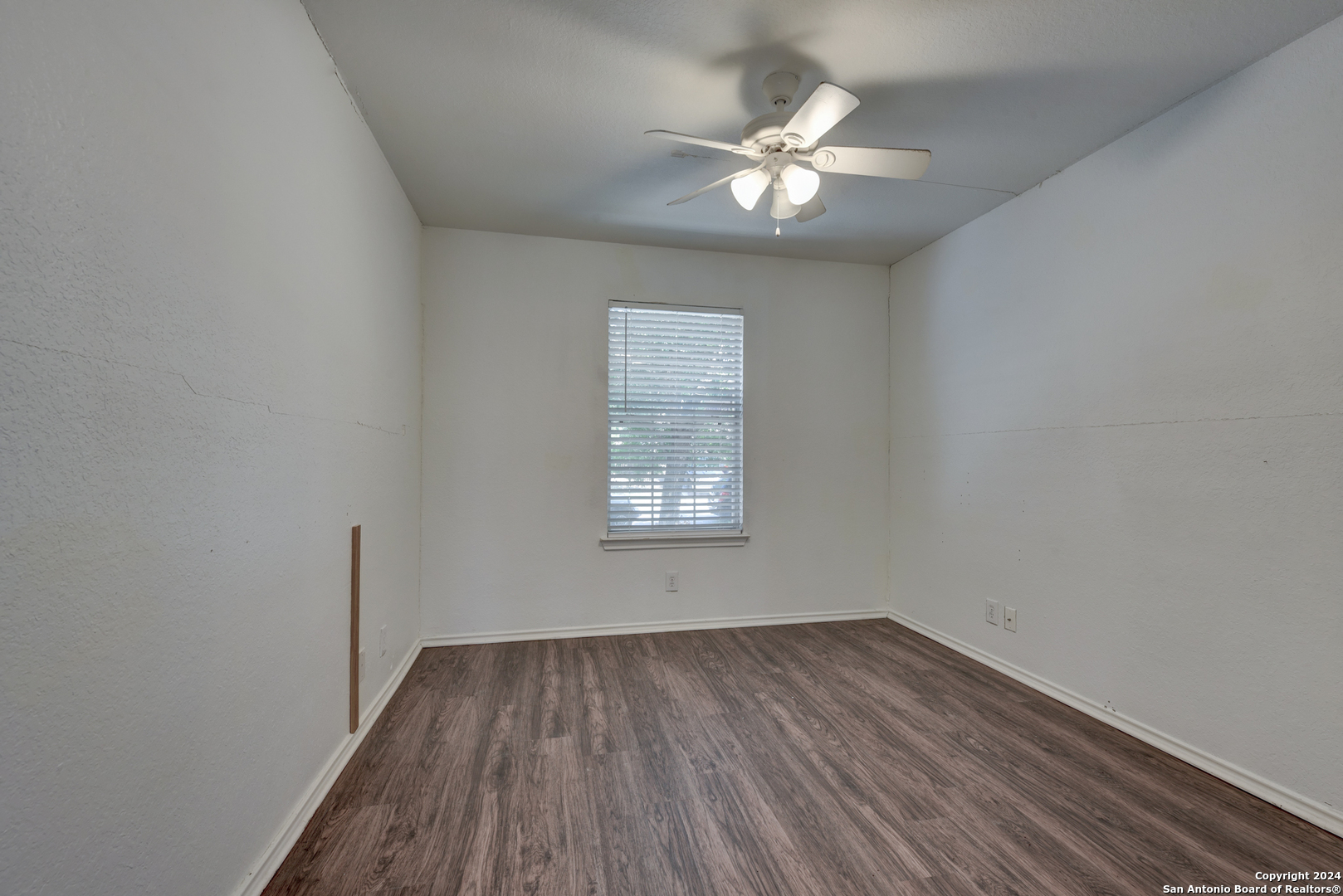 3432 WHISPER BLUFF