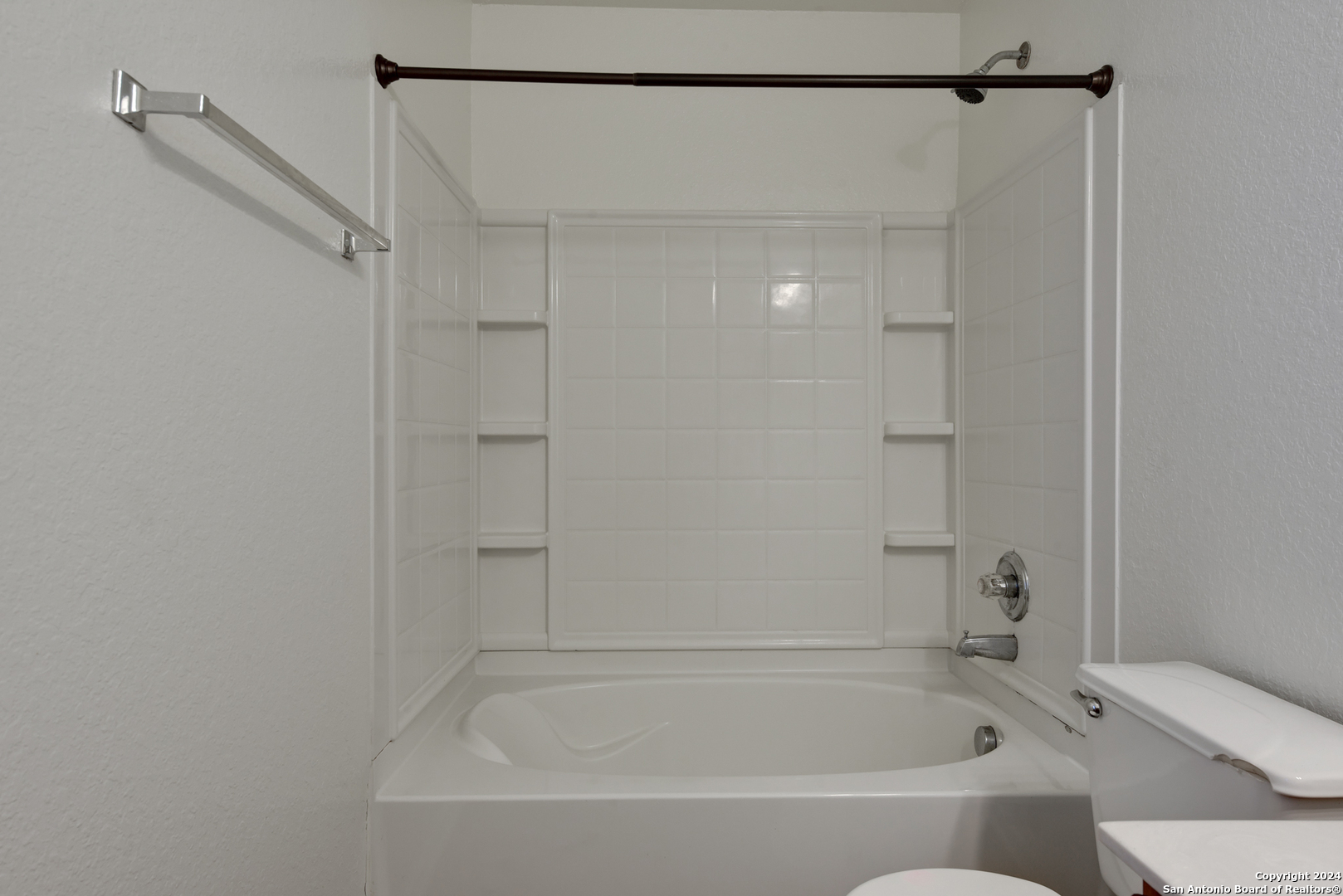 3432 WHISPER BLUFF
