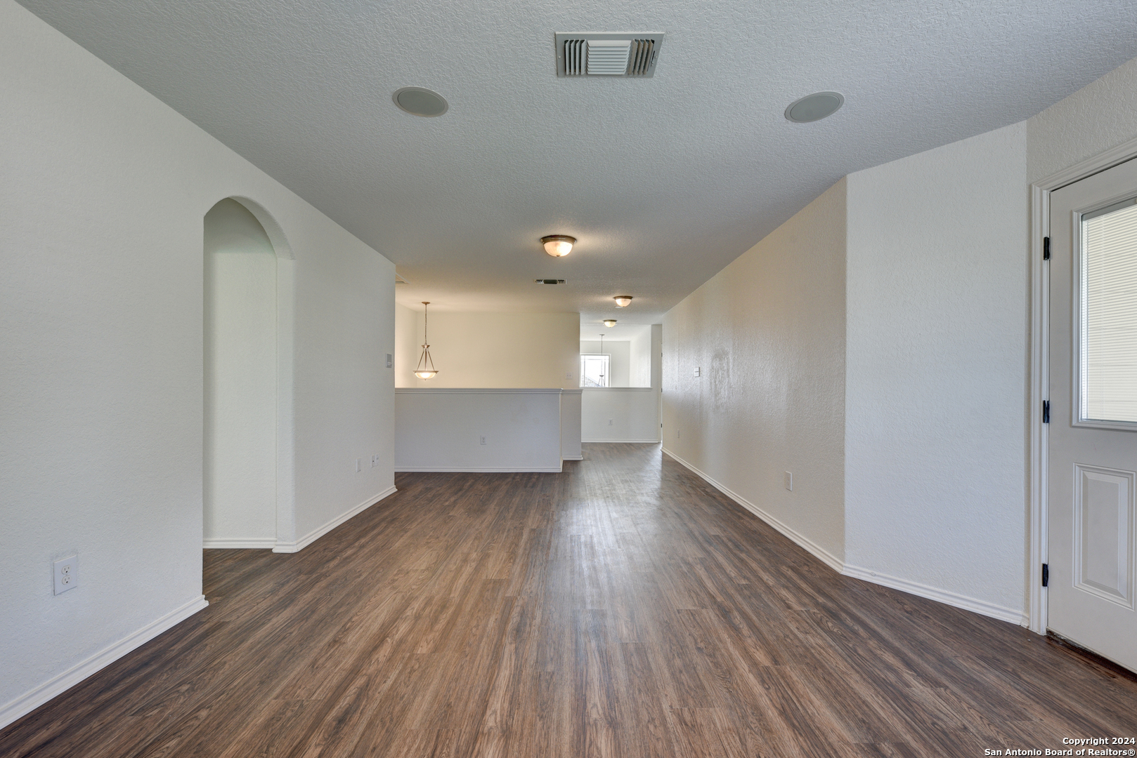 8410 APACHE BEND