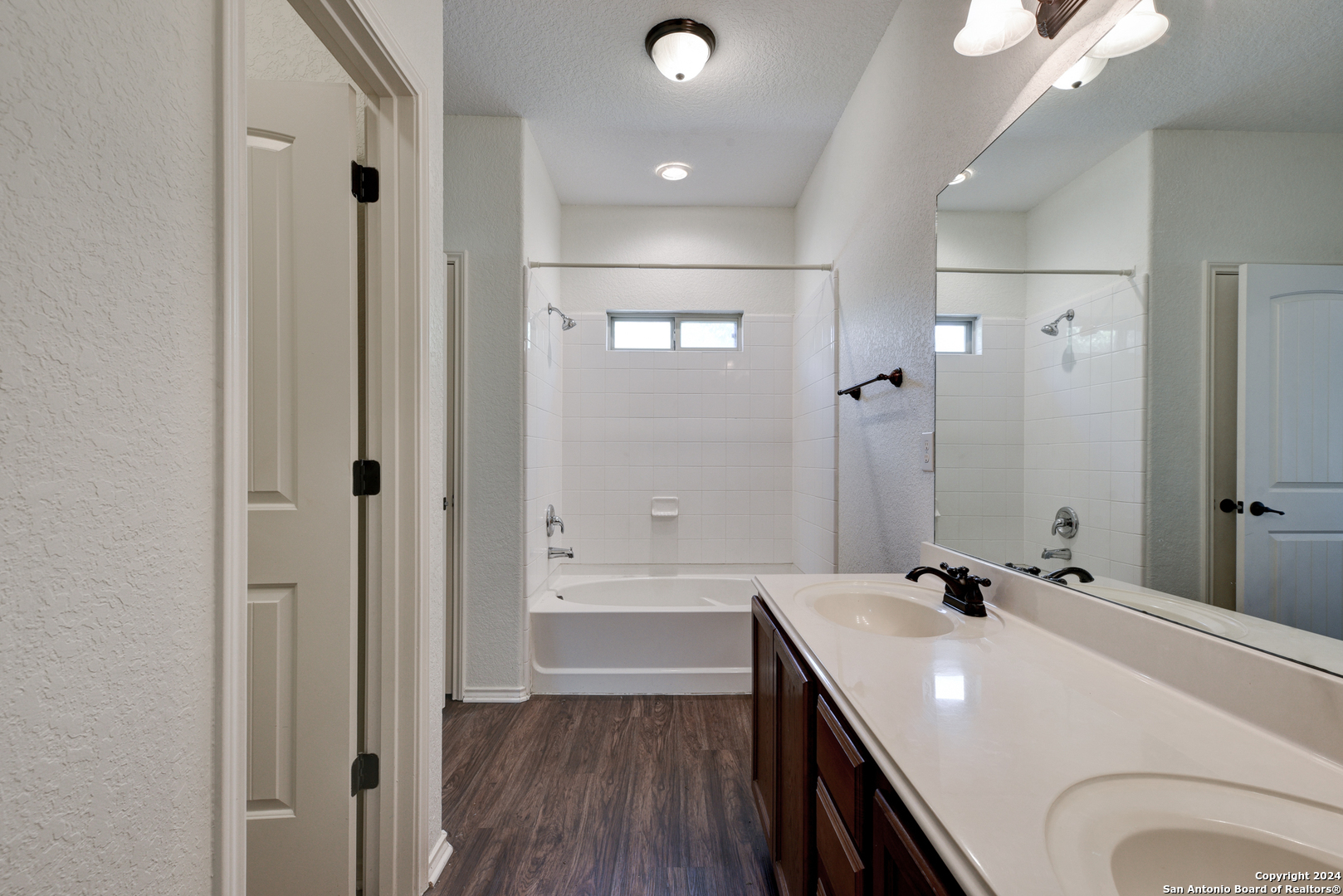 8410 APACHE BEND
