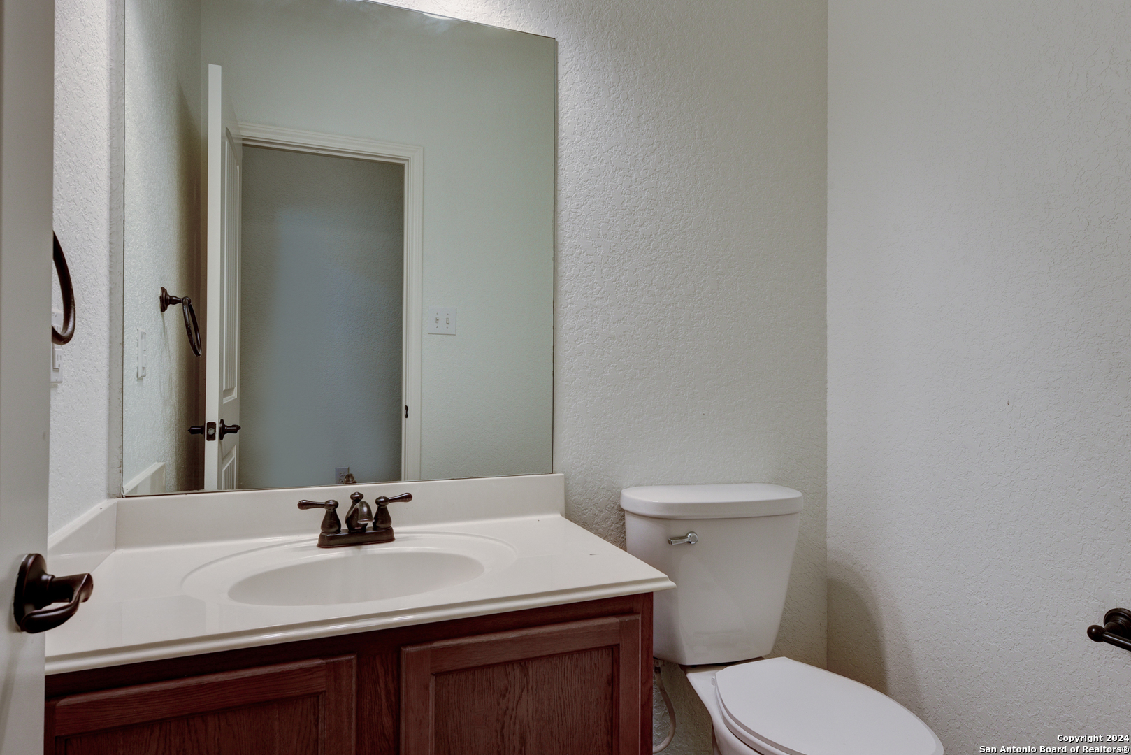 8410 APACHE BEND