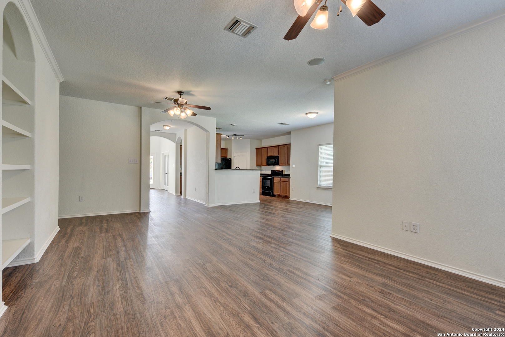 8410 APACHE BEND