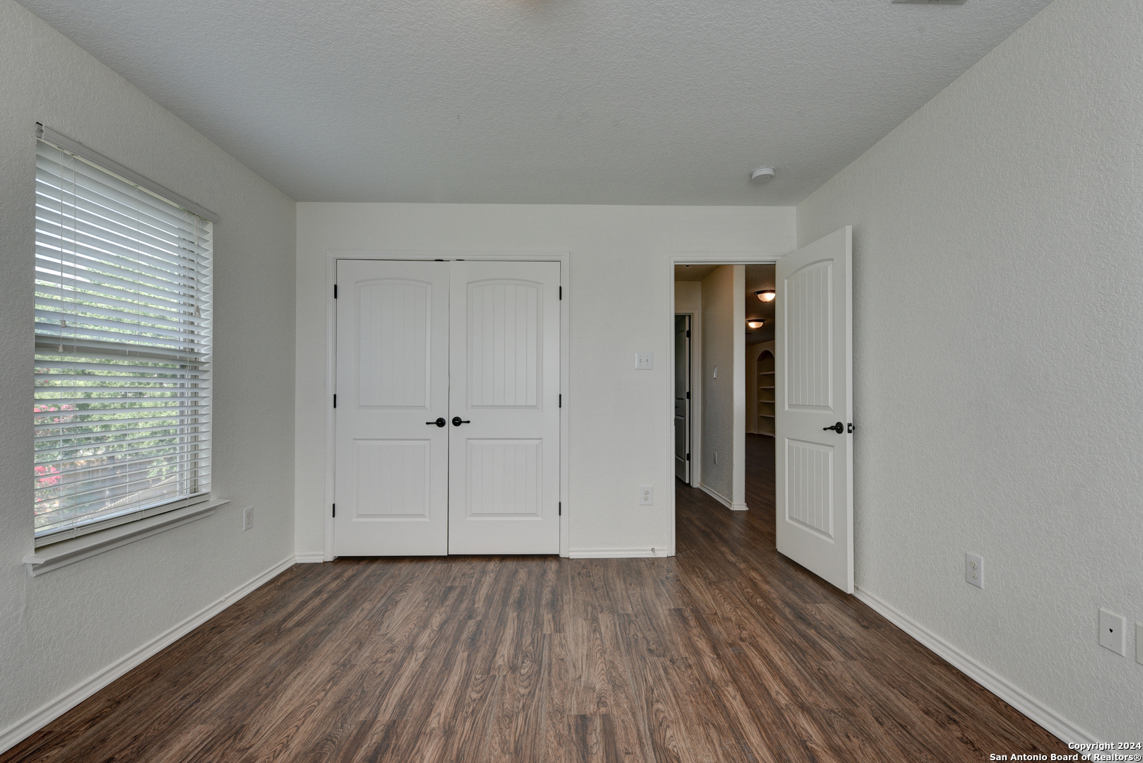 8410 APACHE BEND