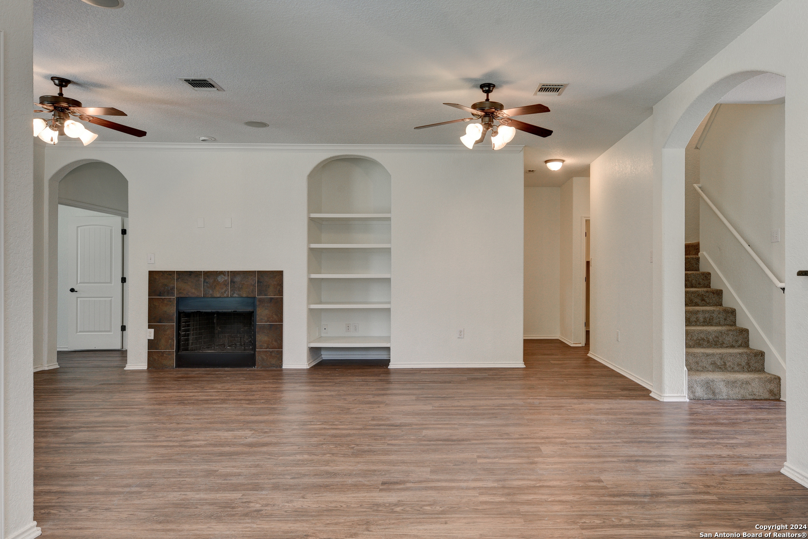 8410 APACHE BEND