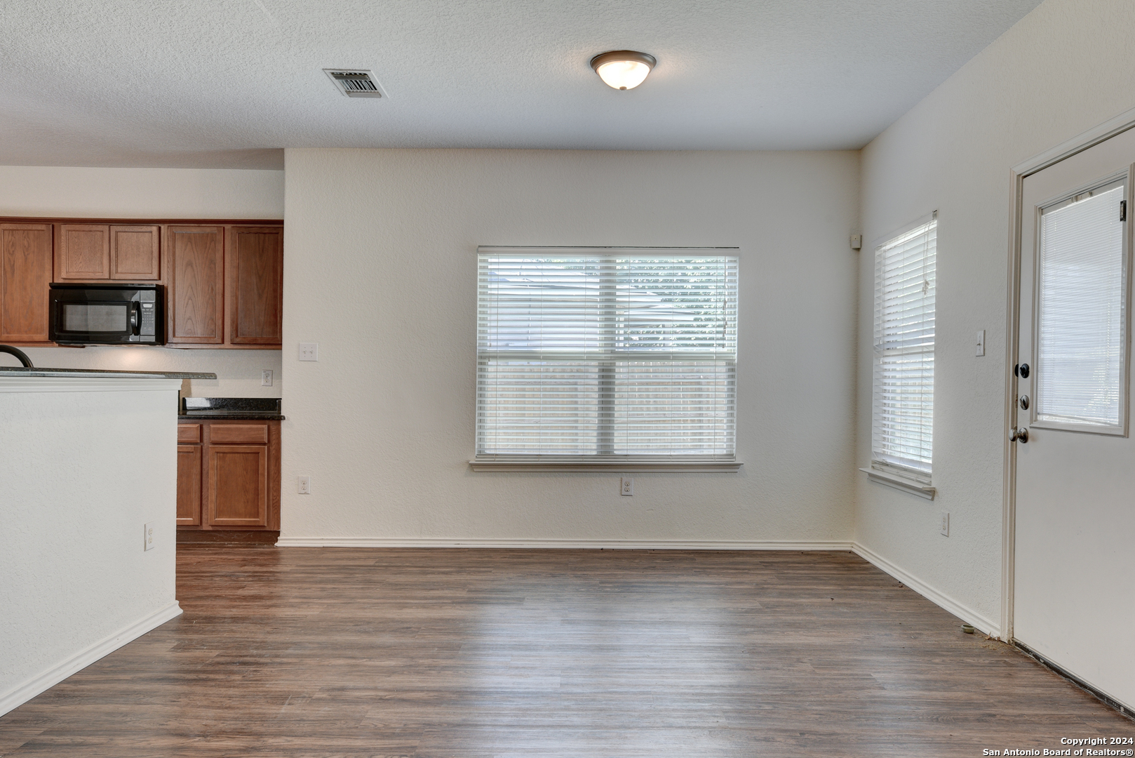 8410 APACHE BEND