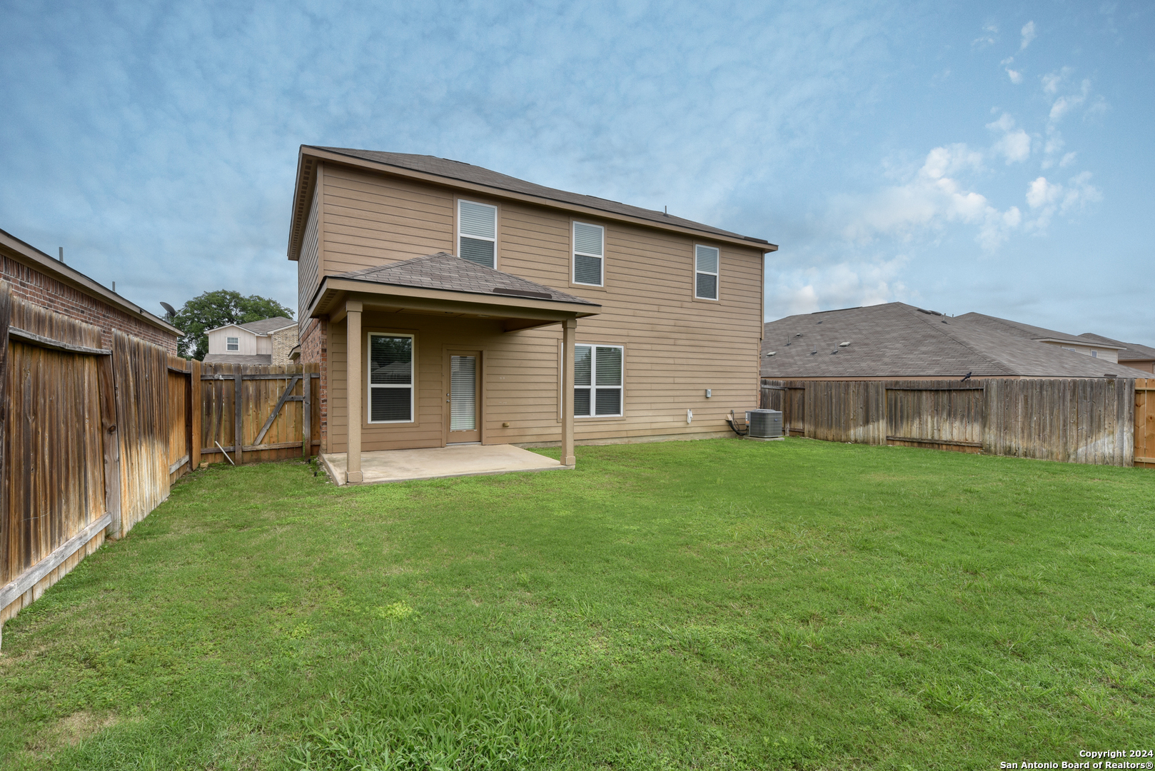 7843 CREEKSHORE CV
