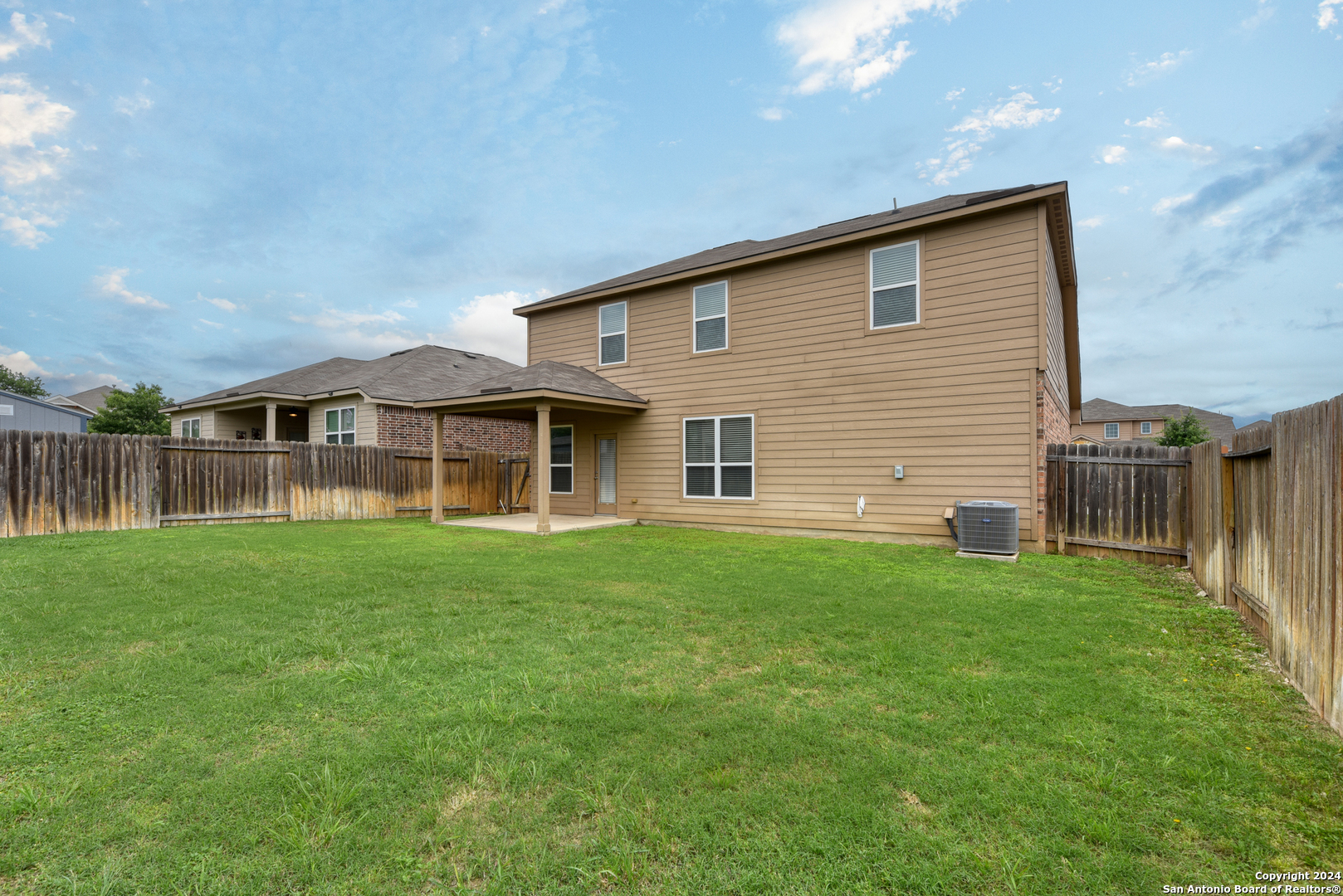 7843 CREEKSHORE CV