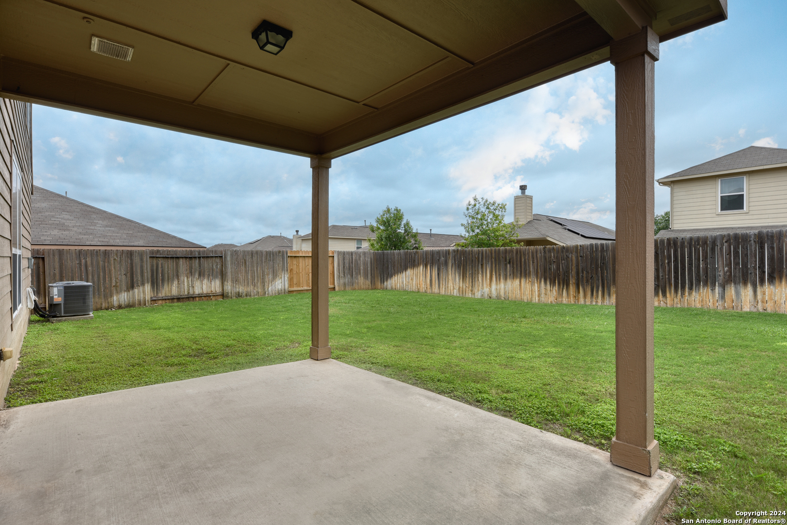 7843 CREEKSHORE CV