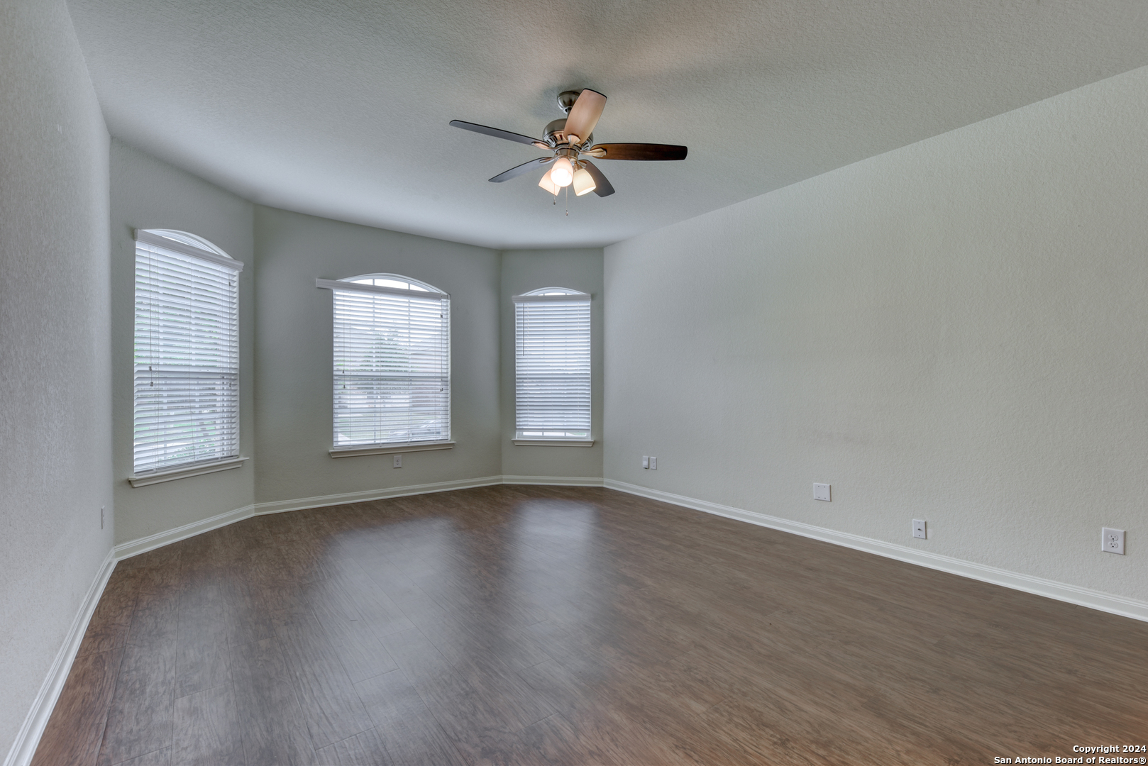 7843 CREEKSHORE CV