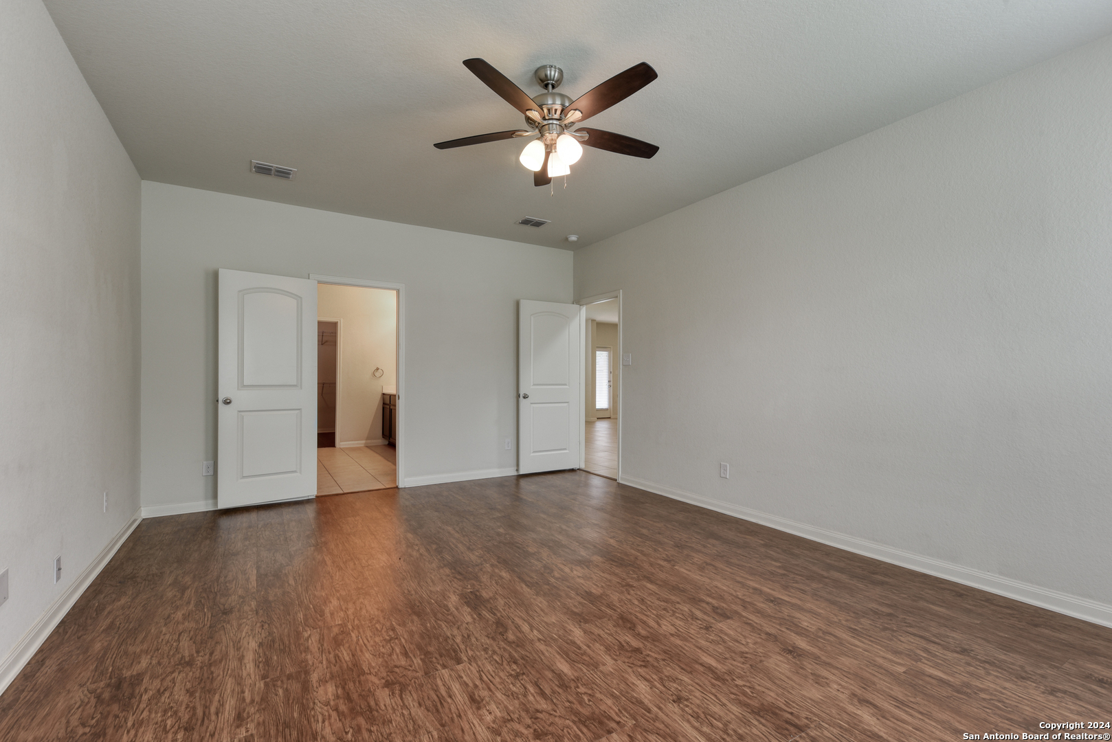7843 CREEKSHORE CV