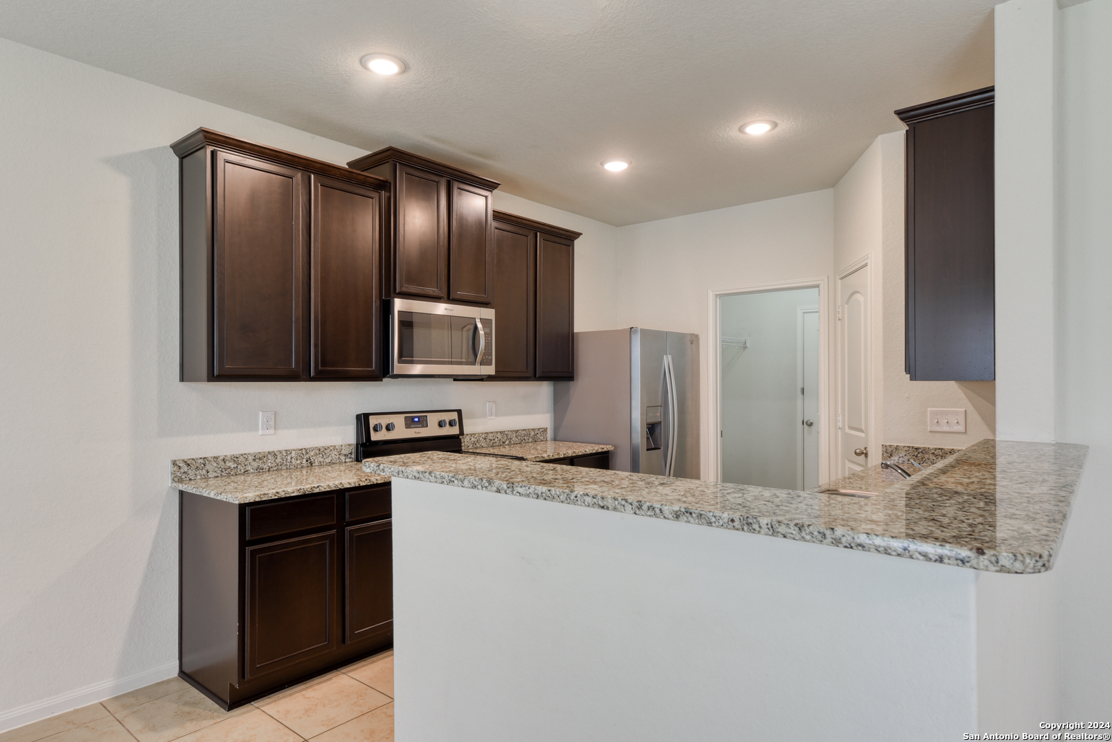 7843 CREEKSHORE CV