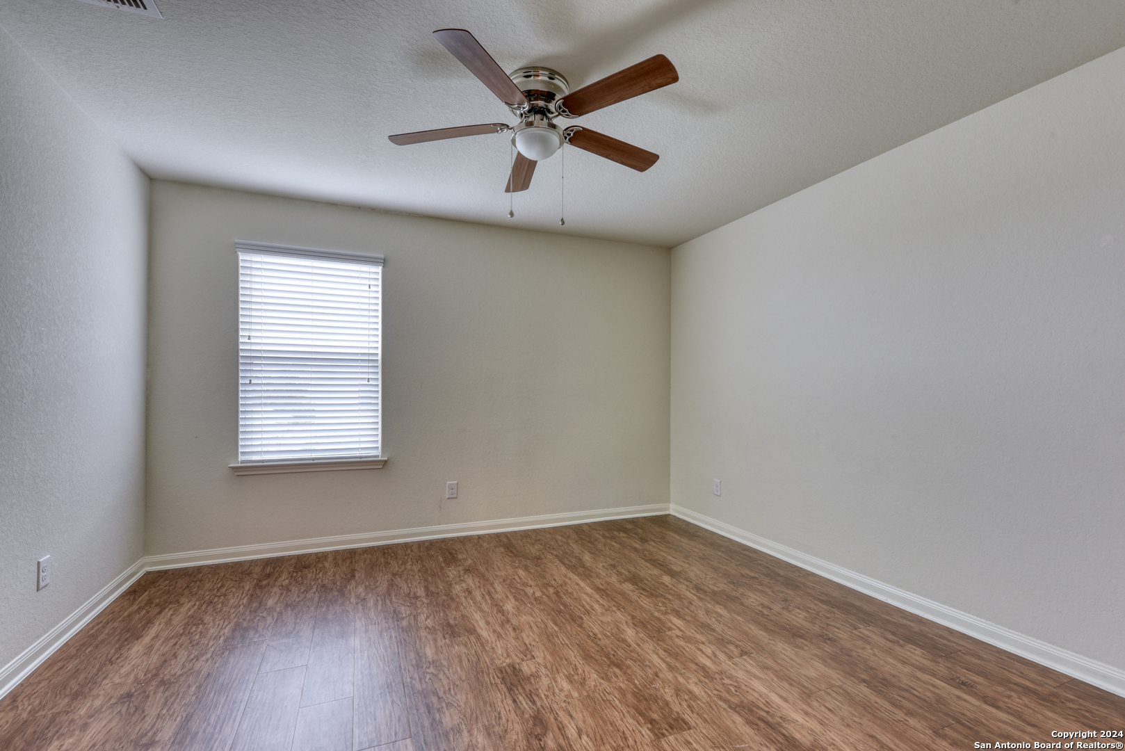 7843 CREEKSHORE CV