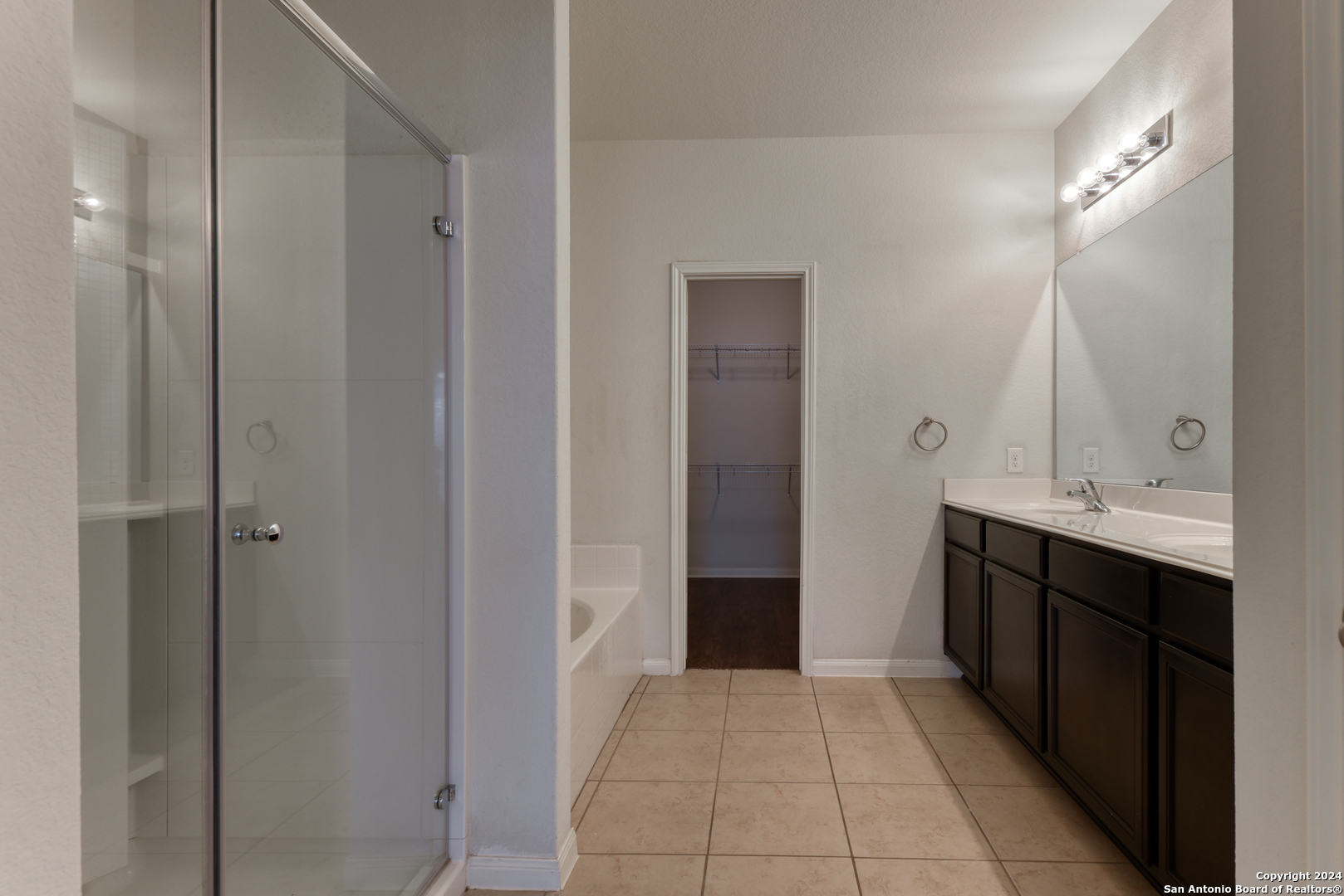 7843 CREEKSHORE CV