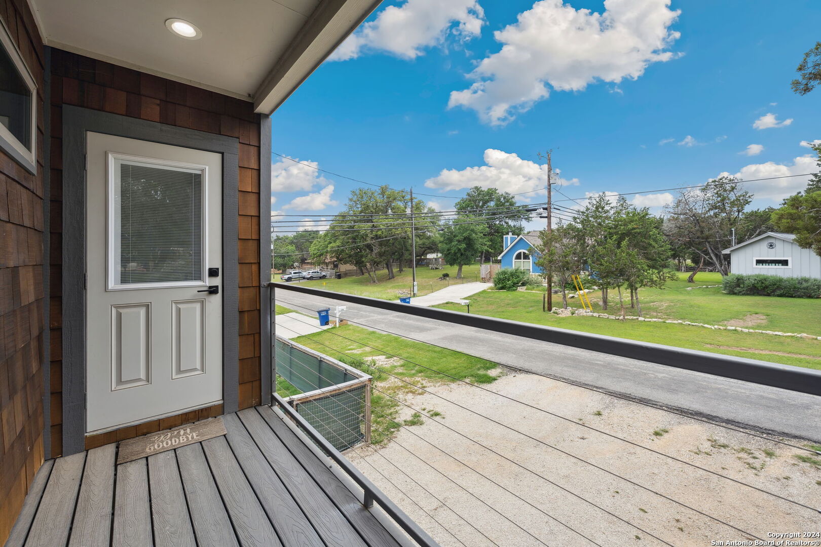 1198 GREEN HILL DR