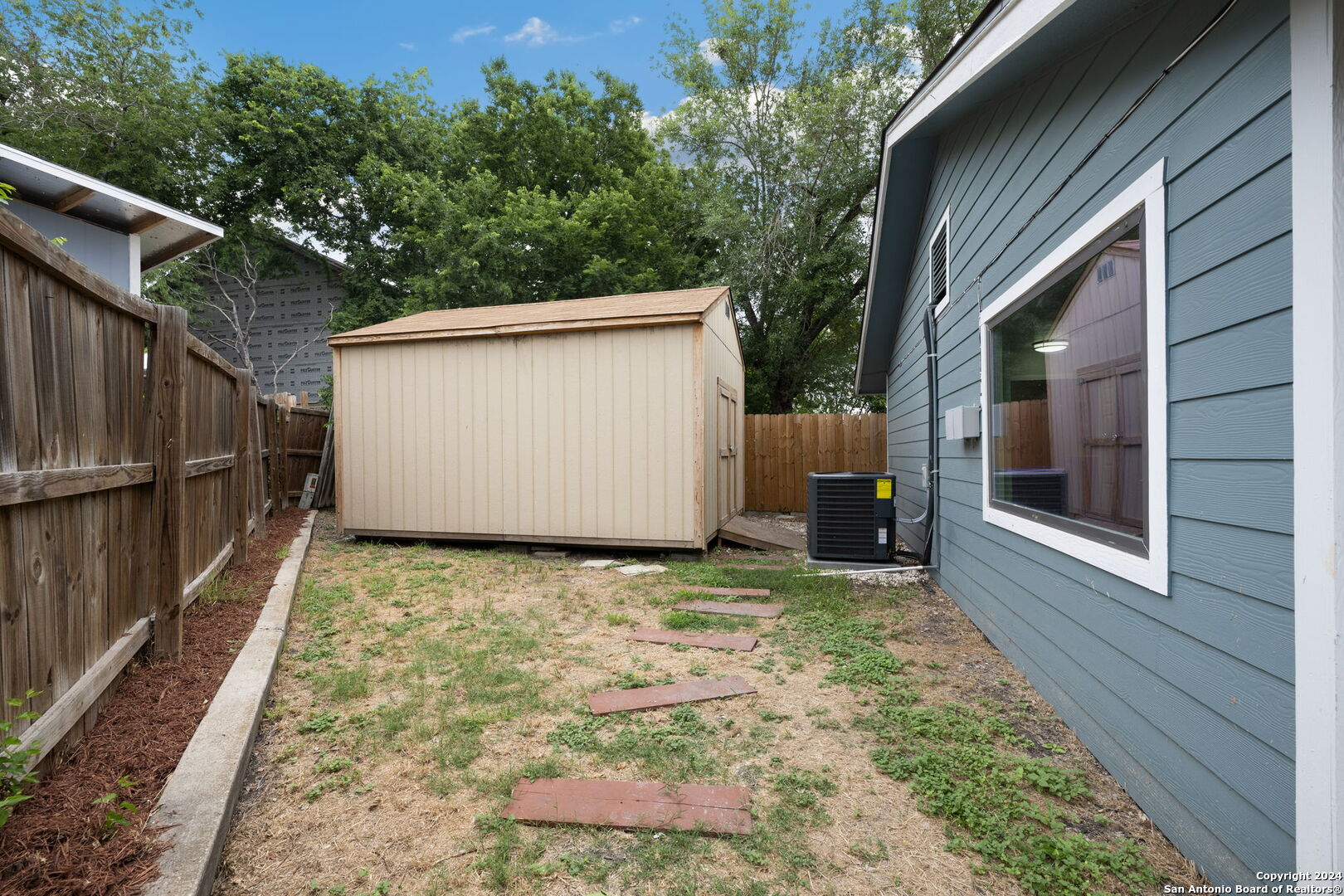 1419 BEVERLY ANN ST