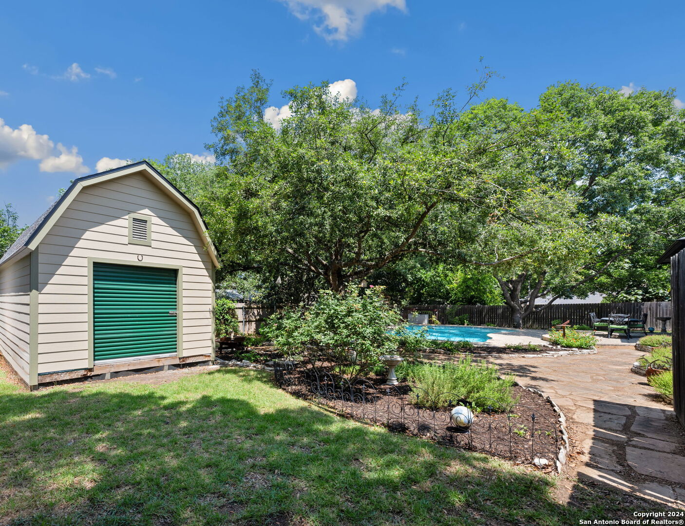 1830 PALACE DR