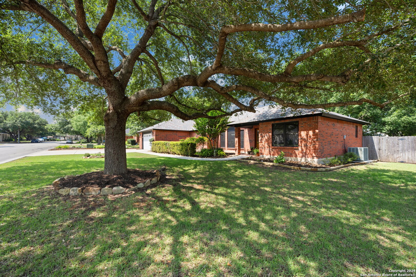 1830 PALACE DR