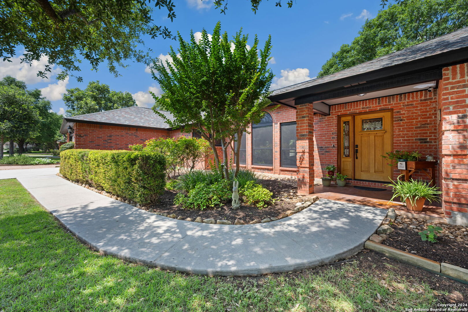 1830 PALACE DR