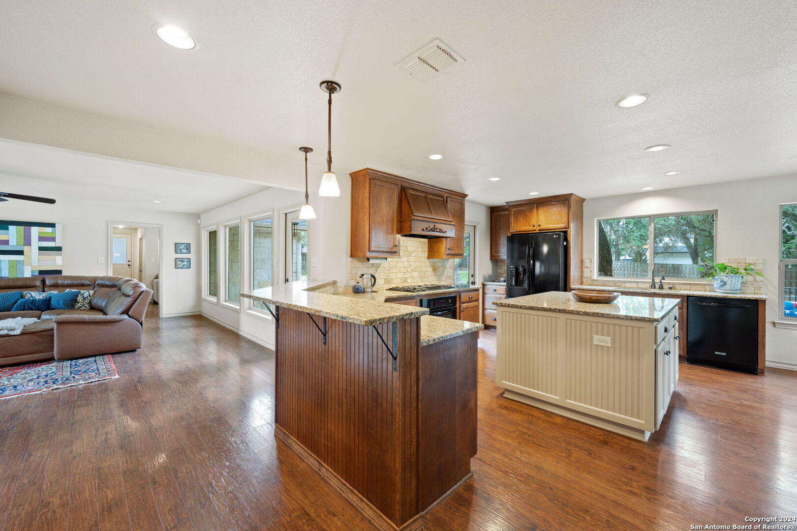 8501 INDIAN HILLS LN