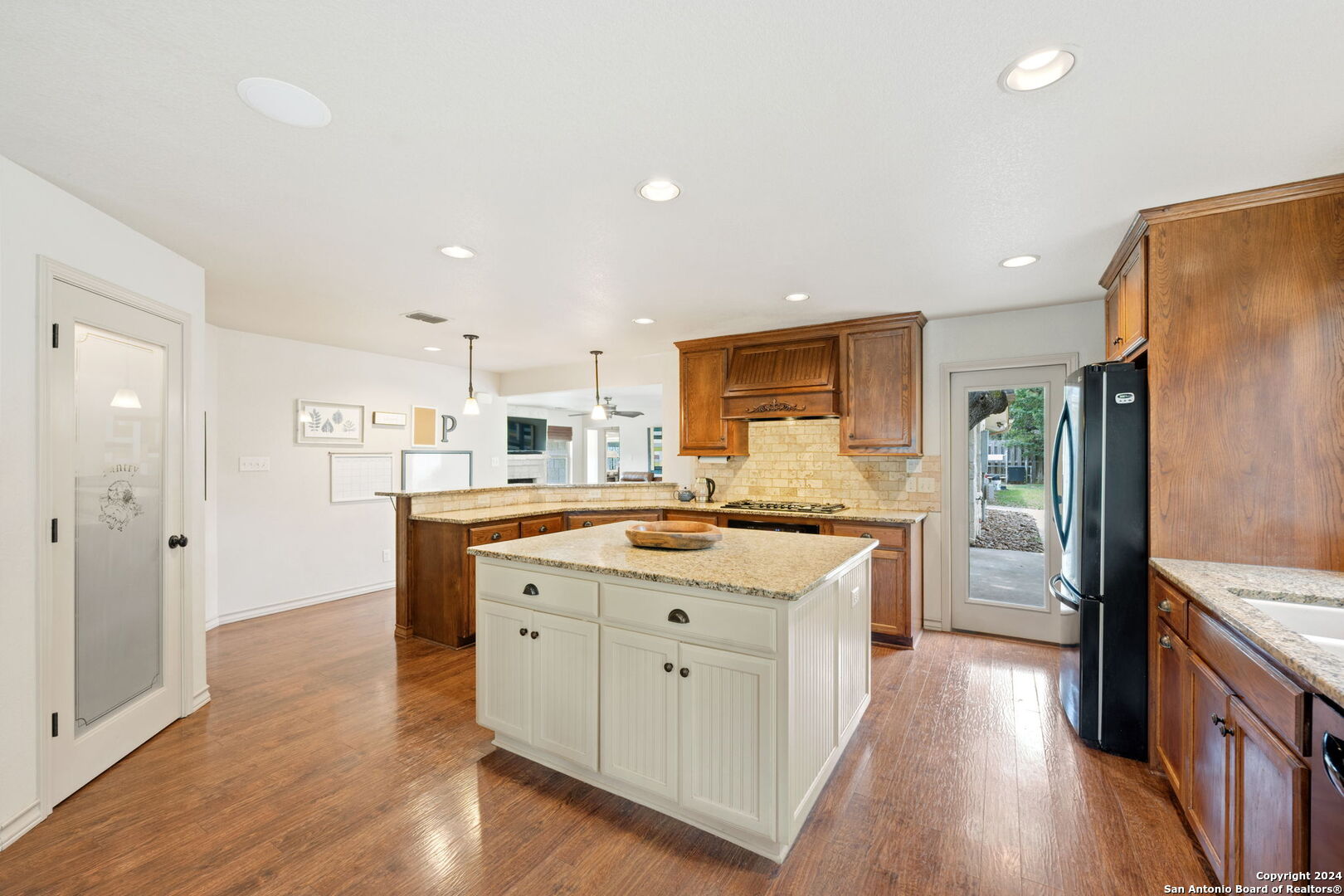 8501 INDIAN HILLS LN