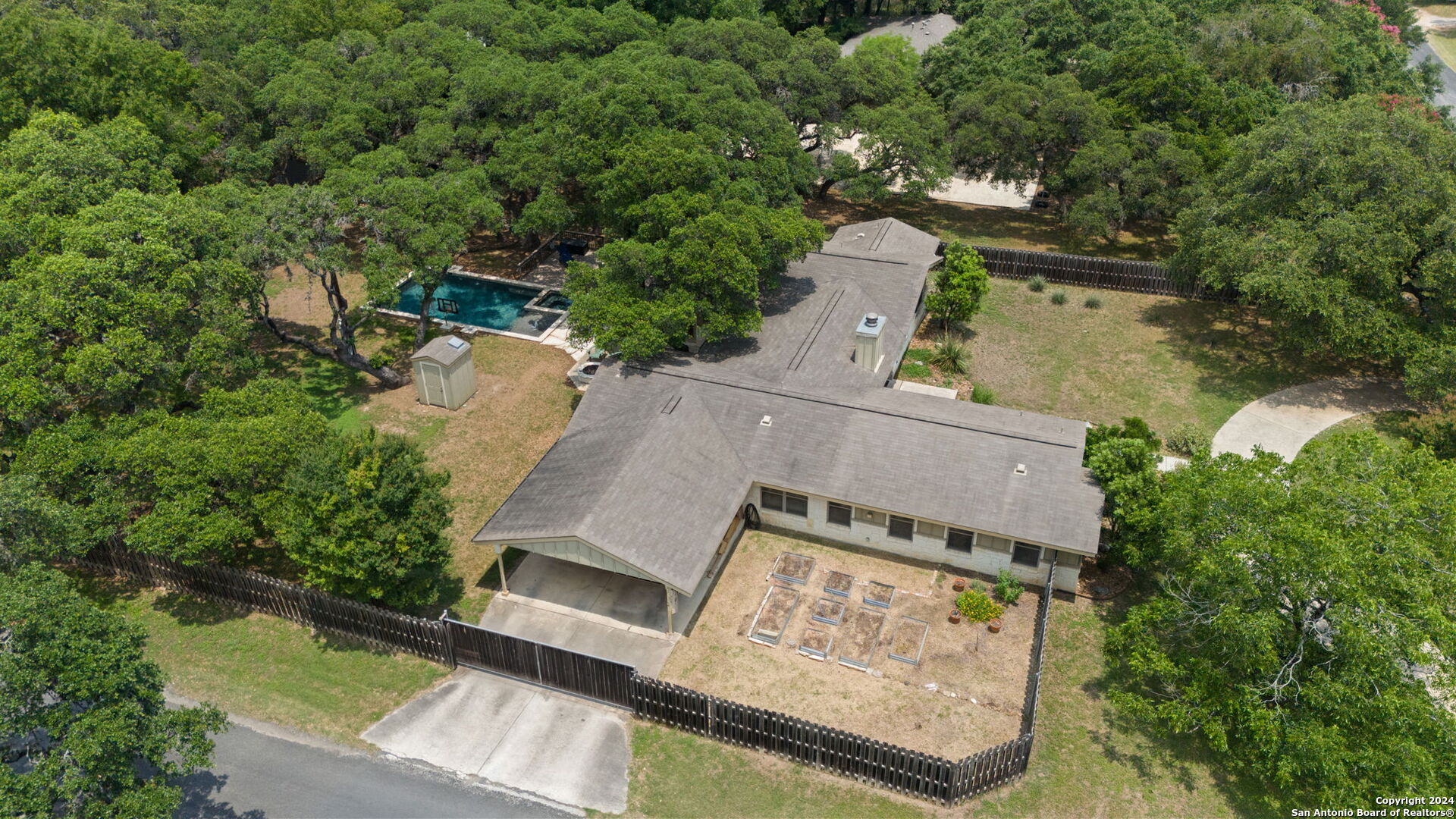 8501 INDIAN HILLS LN